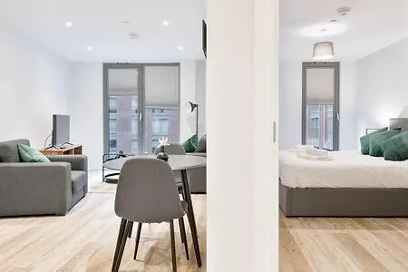 Lovely 1 Bed Appartamento